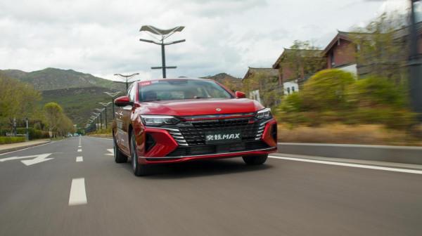 以運動見長的三好學生 試駕：東風風神奕炫MAX