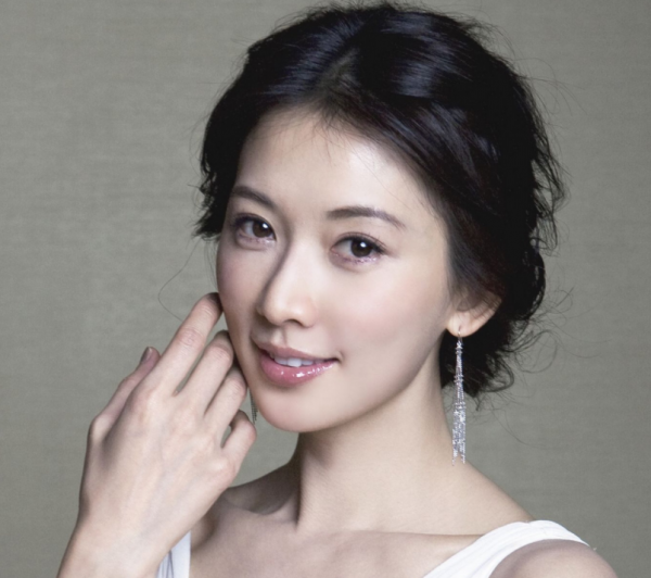 美貌毀滅利器“齊劉海”,娛樂圈12個女星留完顏值下降氣質全無 美貌毀滅利器“齊劉海”,娛樂圈12個女星留完顏值下降氣質全無