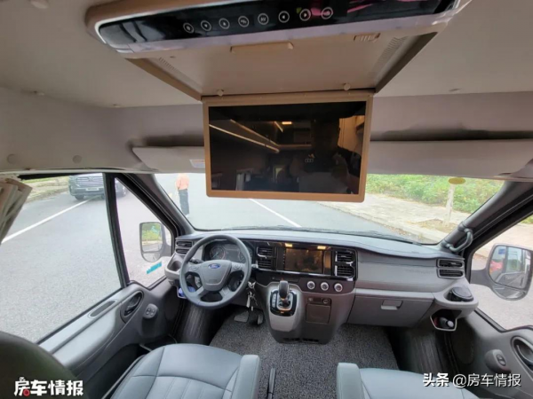 新款福特Pro房車來了,配2.2T柴油動力自動擋,6座設計廁所能變大 新款福特Pro房車來了,配2.2T柴油動力自動擋,6座設計廁所能變大