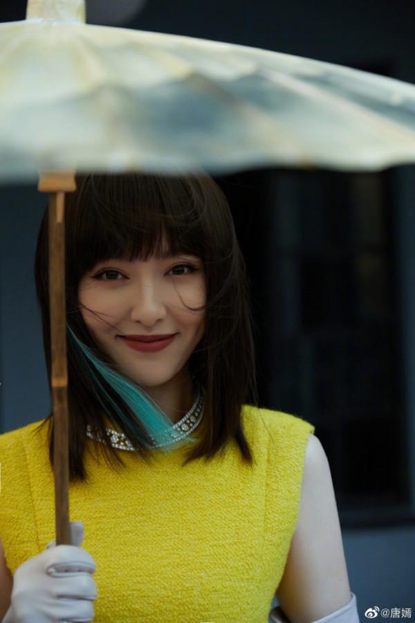 85花同場比拼來了！楊冪連換三套迎戰，劉詩詩咖位不穩，唐嫣翻車