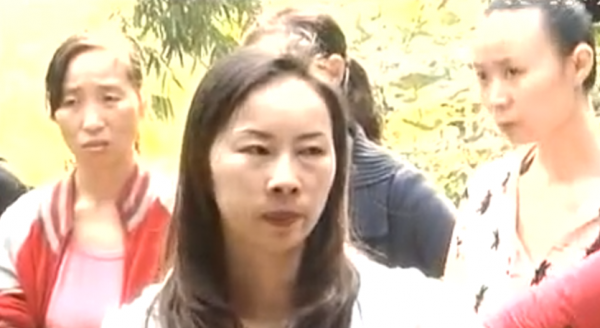 2010年，四川11歲女孩患怪病，全身潰爛癱瘓在床，父親做法惹眾怒