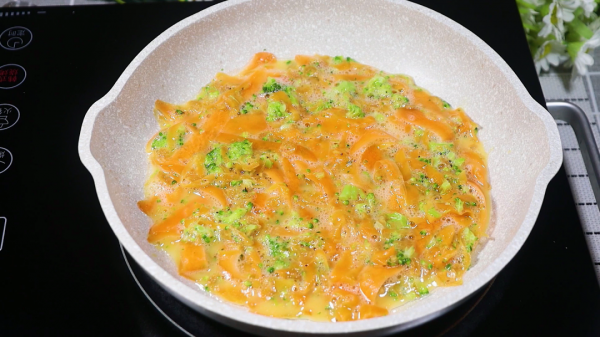 最長個的早餐，一口吃進10種營養，補鈣又補鐵，秋季必收藏的輔食