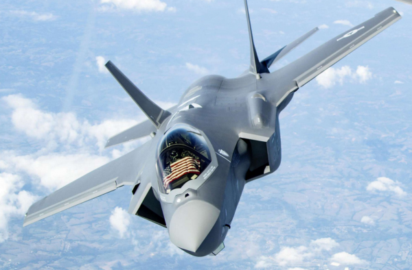 中國鐳射武器太強，美國五代機或塗上&OpenCurlyDoubleQuote;鏡面塗裝&rdquo;，將鐳射反射掉