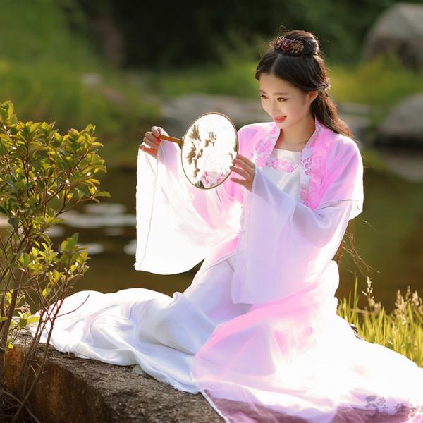 20句中秋節的經典祝福語:共看明月應垂淚,一夜鄉心五處同 20句中秋節的經典祝福語:共看明月應垂淚,一夜鄉心五處同