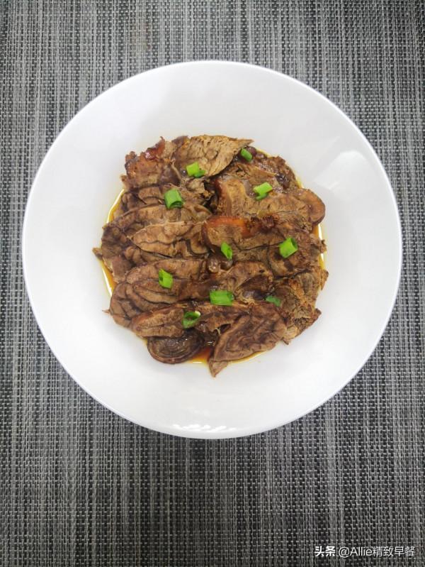 一把香蔥，教你做蔥油拌麵，食材簡單，一學就會，少油不膩又勁道