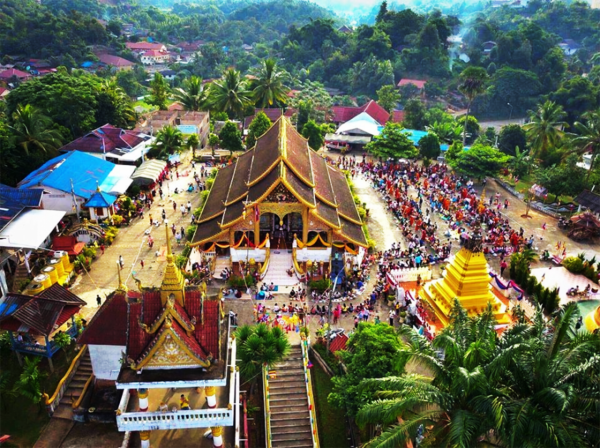 我國第一條國際高速路，20小時穿越3國，已成跨國自駕遊首選線路