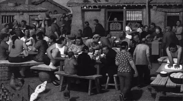 80年代中國人吃飯罕見老照片26張