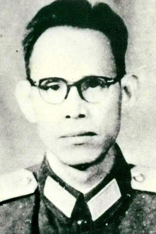 海南省軍區的副司令員，1957年受到錯誤批判，晚年享受副兵團待遇