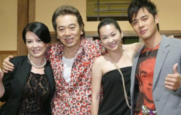 張晨光為了能夠娶她，連續送了4年玫瑰花，為生子做試管嬰兒