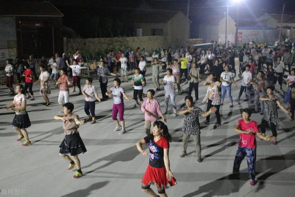 69歲阿姨:本以為跳舞能打發時間,後面家破人亡了 69歲阿姨:本以為跳舞能打發時間,後面家破人亡了