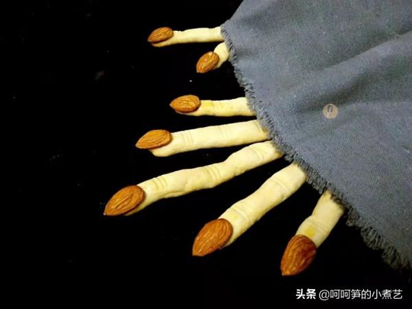 萬聖節到了,胖胖的女巫手指餅乾,好吃又有趣,和孩子一起過節 萬聖節到了,胖胖的女巫手指餅乾,好吃又有趣,和孩子一起過節