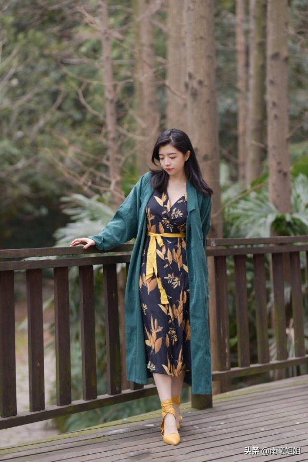 看完三木的秋冬穿搭，才明白“穿裙子”這麼多講究，每一套都優雅