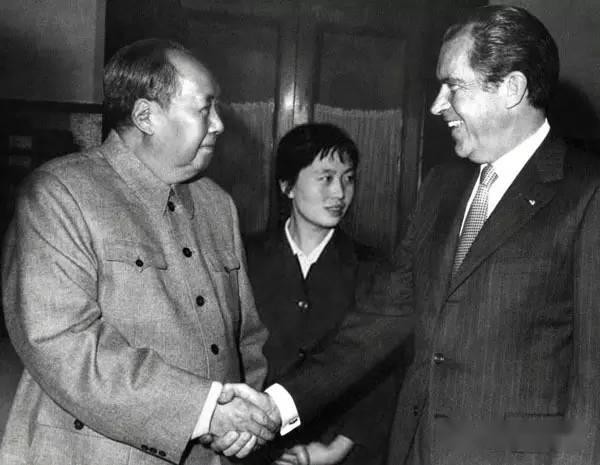 1957年毛主席蘇聯演講，用英語“說暈”留學生，他如何化解尷尬？