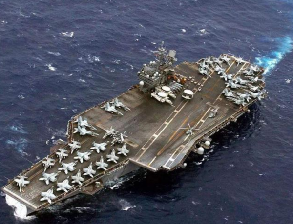 1994年,美國海軍黃海挑釁,蘇27衝向F14,殲8鎖定“小鷹號”航母 1994年,美國海軍黃海挑釁,蘇27衝向F14,殲8鎖定“小鷹號”航母