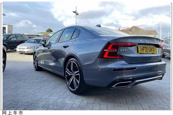 國內優惠六萬,安全效能無可挑剔!搭2.0T,沃爾沃S60海外實拍 國內優惠六萬,安全效能無可挑剔!搭2.0T,沃爾沃S60海外實拍