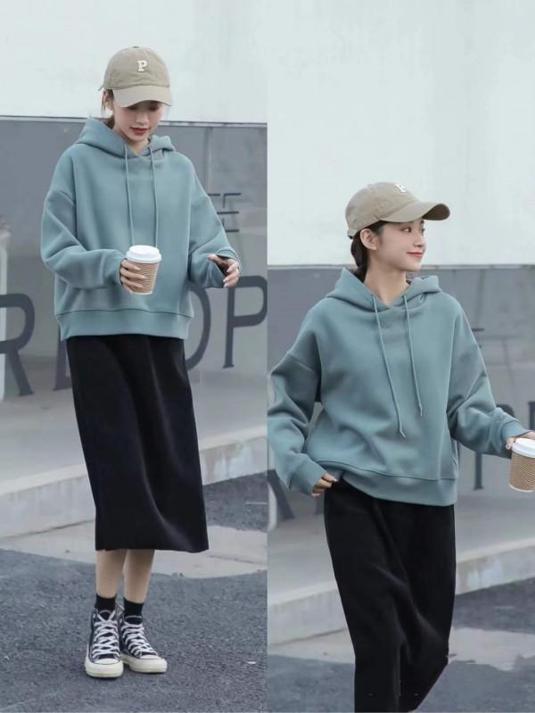 冬天裡的“藍色系”成時尚新寵，顯白又治癒，也太好看了吧