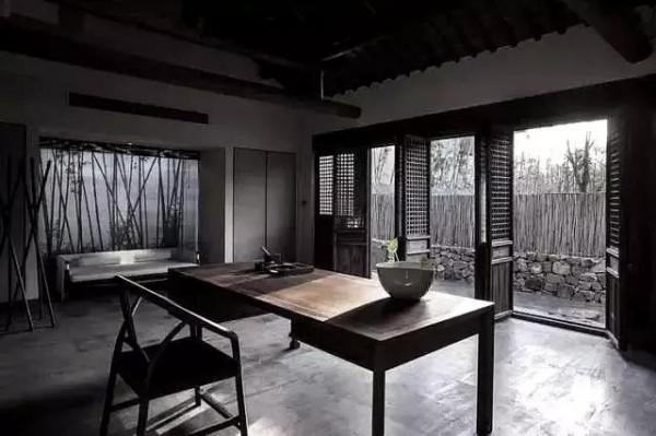 文房裡讀萬卷書，方寸間行萬里路