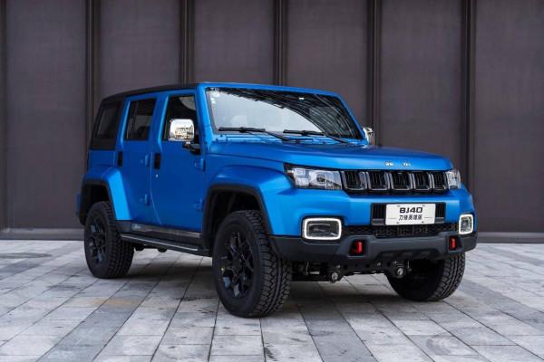 BJ40刀鋒英雄版解析，這車夠硬麼，選擇哪款車型更實惠