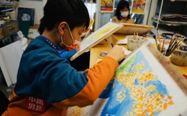 蔡國慶10歲學霸兒子才藝多!音樂會上登臺演奏,繪畫擊劍樣樣精通 蔡國慶10歲學霸兒子才藝多!音樂會上登臺演奏,繪畫擊劍樣樣精通