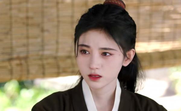 繼“綁架妝”“戴孝妝”之後，鞠婧禕的“難民妝”又讓我迷惑了