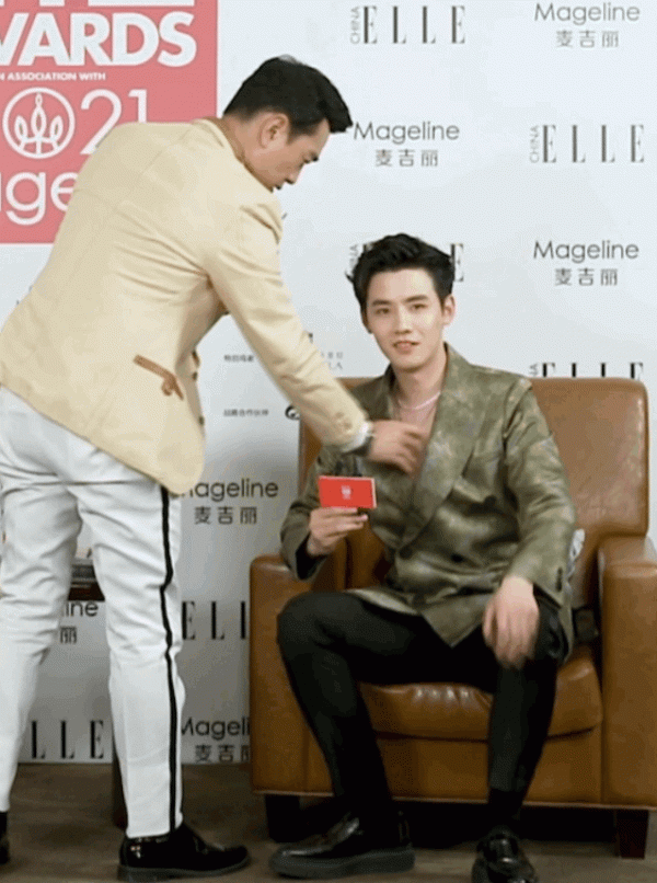 ELLE紅毯：王耀慶憑一己之力，盤活全場！力挽延遲6小時的狂瀾