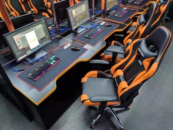 俄羅斯的布市網咖