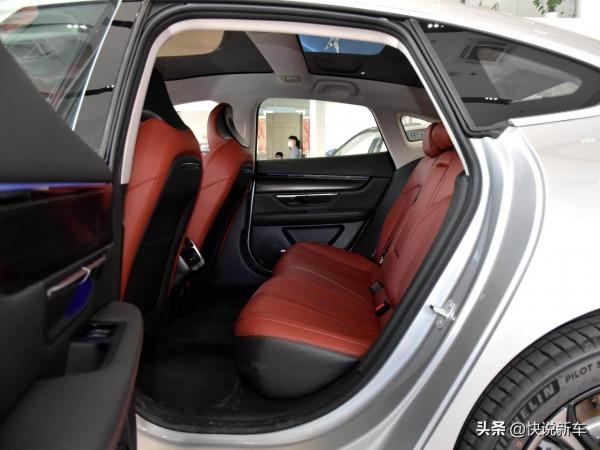 位元斯拉還能跑,空間達到中大型車水準,小鵬汽車P7 位元斯拉還能跑,空間達到中大型車水準,小鵬汽車P7