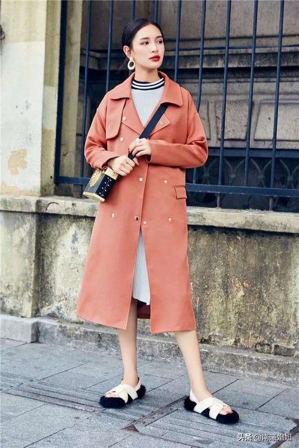 秋天穿風衣,別隻會買卡其色!試試這3種“高階色”,優雅提氣質 秋天穿風衣,別隻會買卡其色!試試這3種“高階色”,優雅提氣質