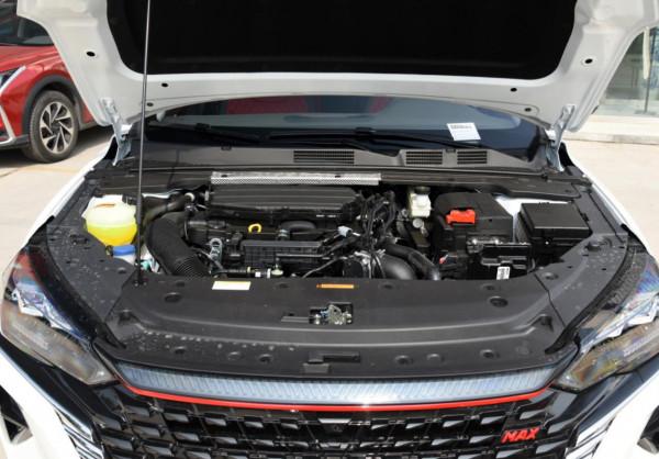 造型年輕時尚，空間還大，東風風神奕炫MAX哪款更值得買？