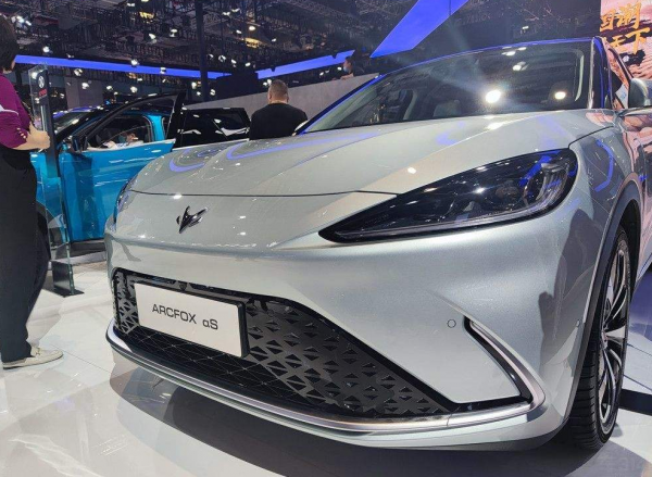 都是新能源車，當初個個揚言要幹掉特斯拉，為啥一個都沒成功？