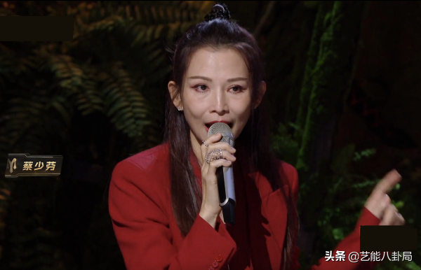 《披荊斬棘》總決賽“嫂子”鬥豔：戚薇獻吻好辣，蔡少芬眼袋嚴重