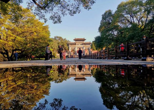 濃墨重彩的瀋陽市北陵公園最美水面倒影