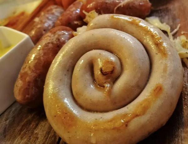 這些店隱藏得很深!但烤肉的味道在京城是一絕!評分不錯 這些店隱藏得很深!但烤肉的味道在京城是一絕!評分不錯