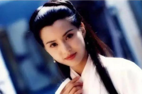 娛樂圈5個年過50歲卻未婚的大美人，有些人被情傷太深
