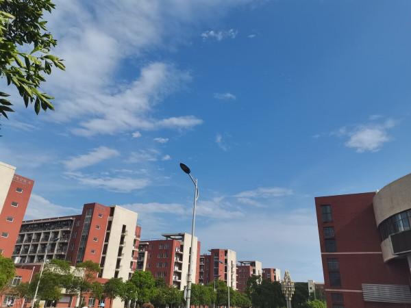 別再糾結房子70年產權到期了怎麼辦，你的房子使用壽命只有50年