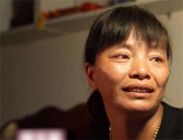 女子帶前夫改嫁16年，住在同一屋簷下，兩任丈夫成好兄弟