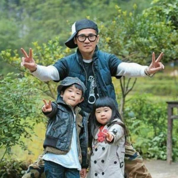 《爸爸去哪兒》萌娃們現狀，石頭魁梧，貝兒全能，費曼胖到認不出