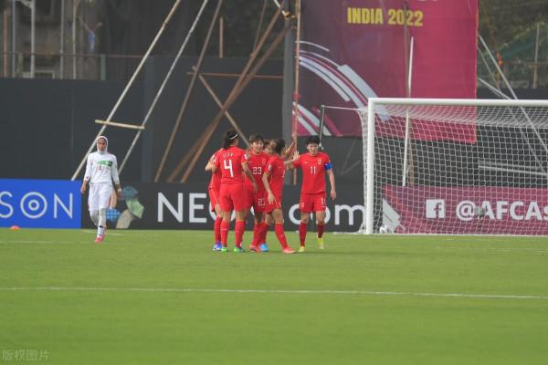 亞洲盃-中國女足7-0伊朗提前晉級，王炸組合皆雙響唐佳麗替補建功