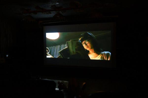 藏在深山中的民宿，面朝青山綠水及“金沙灘”，美成了世外桃源