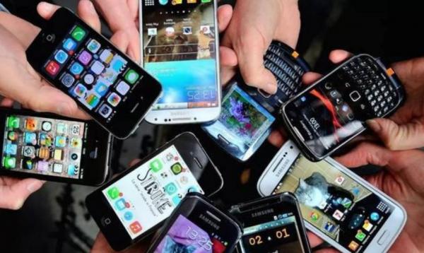 中國第一個有手機號碼的23歲小夥,花2萬買手機,入網費需要6000 中國第一個有手機號碼的23歲小夥,花2萬買手機,入網費需要6000