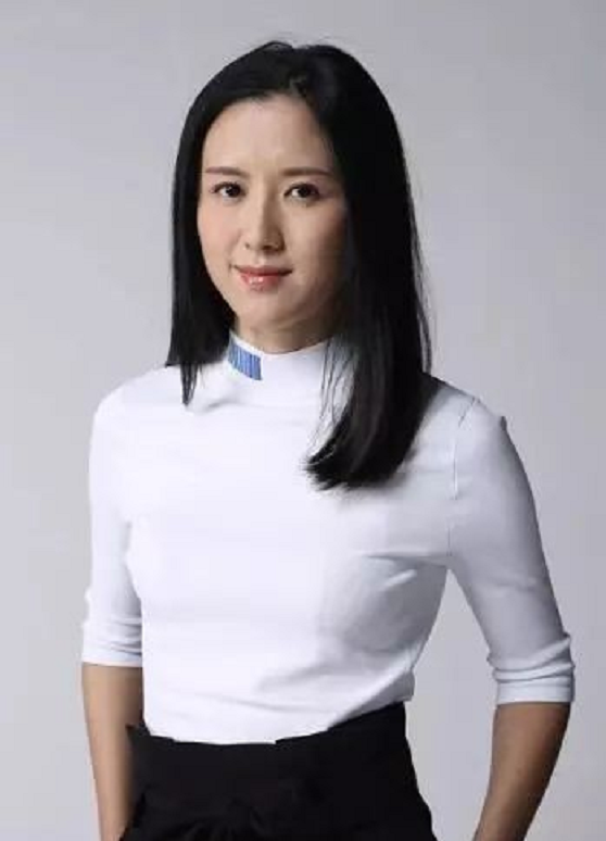 她辭職創業，公司市值飆升100億，亮相新聞聯播，獲團中央表彰