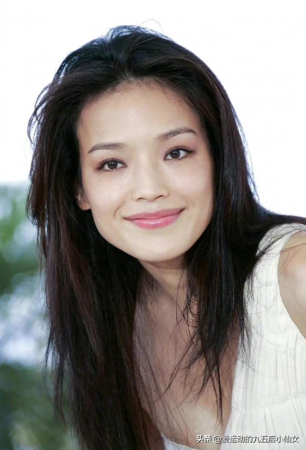 這樣一對比,感覺姚晨被秒了五條街 這樣一對比,感覺姚晨被秒了五條街