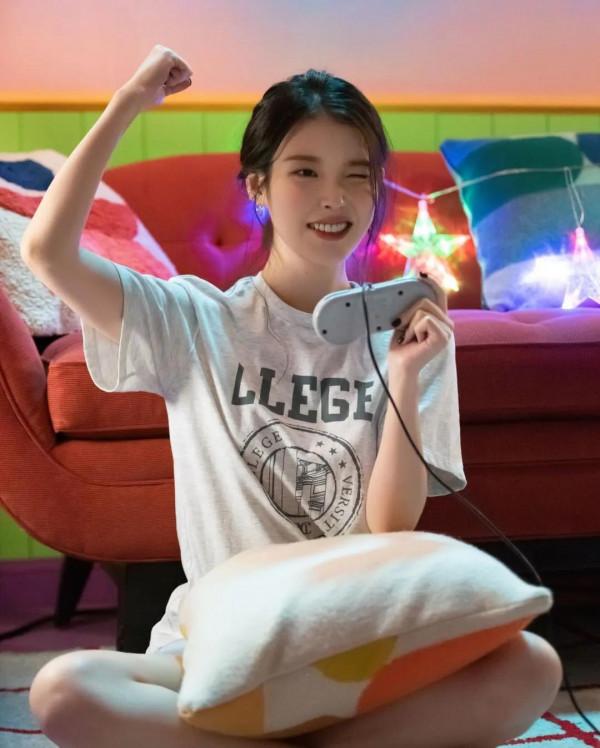 突然走紅的李知恩 突然走紅的李知恩