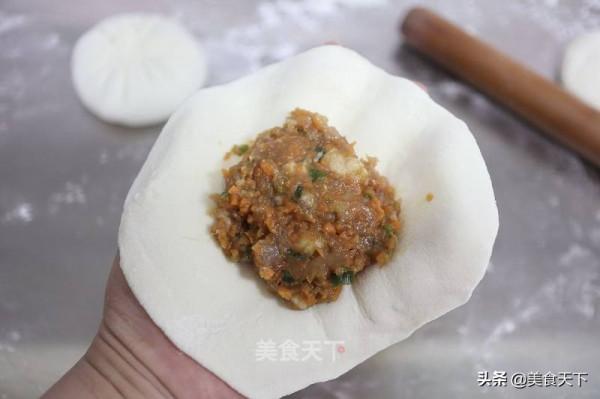 這樣的餡餅你喜歡嗎?皮薄餡多,用料十足!一口下去滿嘴留香 這樣的餡餅你喜歡嗎?皮薄餡多,用料十足!一口下去滿嘴留香