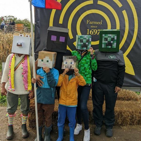 不給糖就“爆炸”！我的世界：16個沙雕變裝，盤點mc玩家的萬聖節