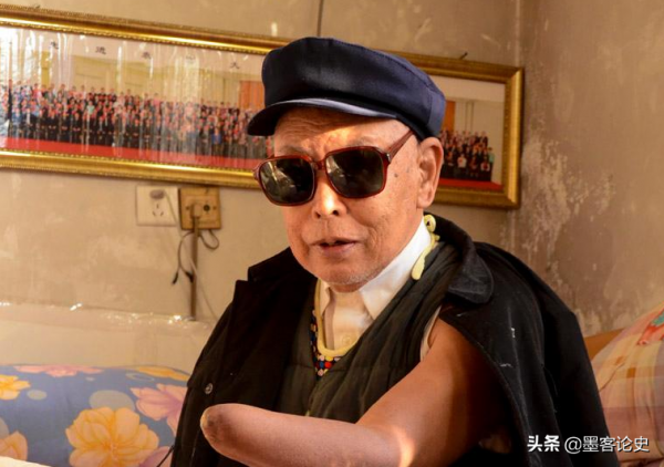 長津湖倖存者之一朱彥夫,曾在93天經歷47次手術,被譽為“活死人” 長津湖倖存者之一朱彥夫,曾在93天經歷47次手術,被譽為“活死人”