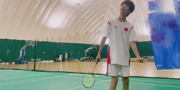 14歲張悅軒逼近1米8!何炅真沒想到被張亮兒子身高碾壓來得那麼快 14歲張悅軒逼近1米8!何炅真沒想到被張亮兒子身高碾壓來得那麼快