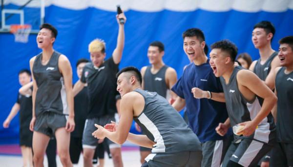 CBA14日看點!郭艾倫迎戰土豪隊,3少挑戰大鳥,阿布都沙拉木首秀 CBA14日看點!郭艾倫迎戰土豪隊,3少挑戰大鳥,阿布都沙拉木首秀