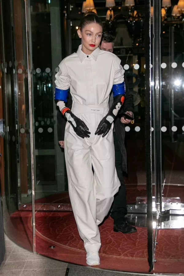 又可以穿這條炸街的“神褲”了，懶人一鍵顯高顯瘦