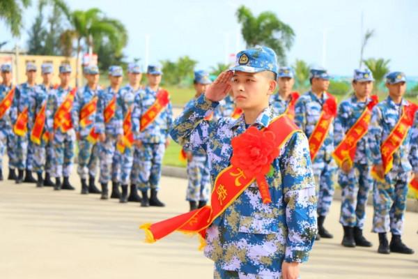 你守礁衛國數載歲月,我護你返鄉萬里航程! 你守礁衛國數載歲月,我護你返鄉萬里航程!